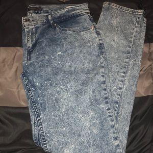 acid wash stretchy levi’s